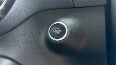 Volvo XC40 2.0 B4P Ultimate Dark 5dr Auto Petrol Estate